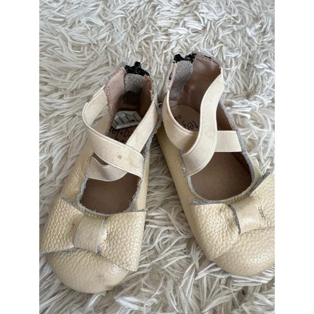2 Pair Teg + Lai Kids Ballet Flats Shoes 1-Black 1- Tan Leather Bow Size‎ 6
